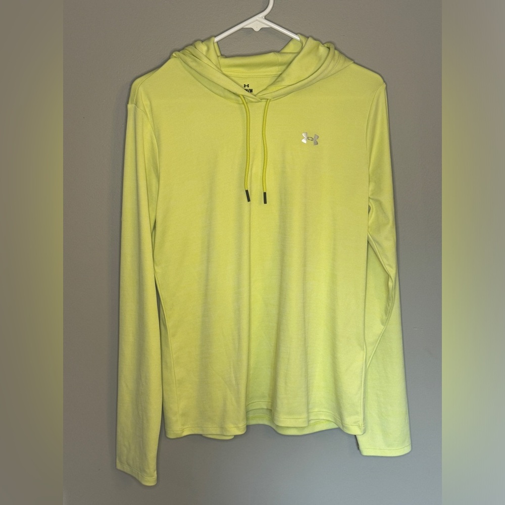 Under Armour long sleeve hooded top size medium